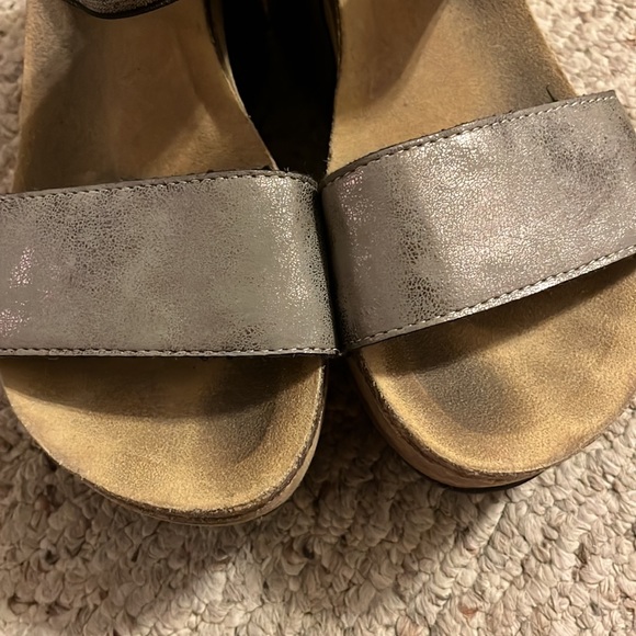 Pierre Dumas Wedges (Size 8 1/2) - Picture 8 of 16